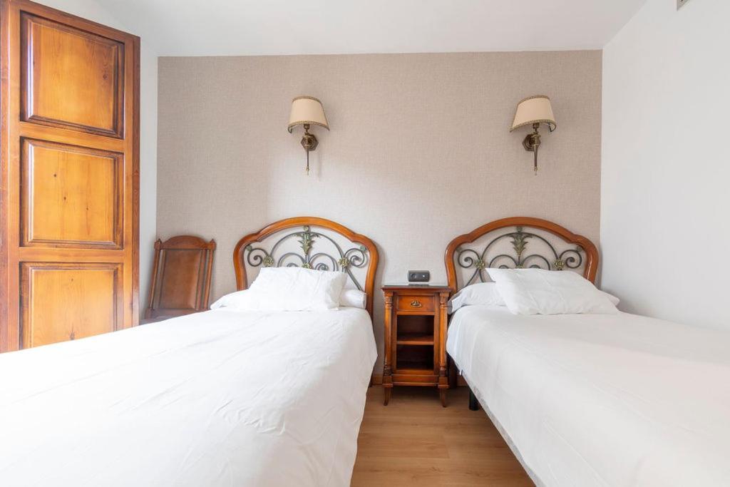 Hostal Sin Recep24H Puerta De La Villa - Pet Friendly & Restaurante Almazan Exterior photo